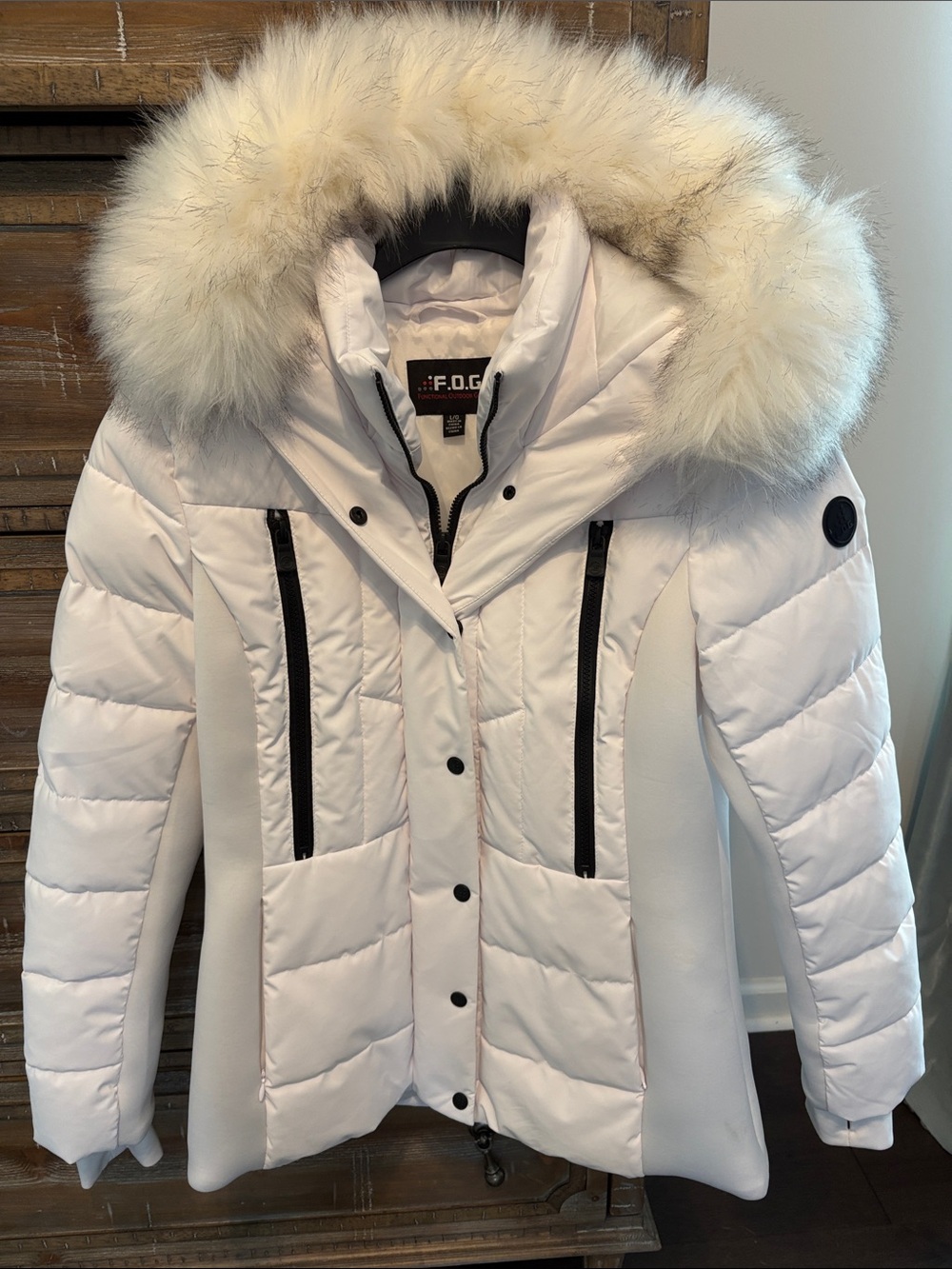 Women’s White Faux-Fur Trim Hooded Puffer Jacket